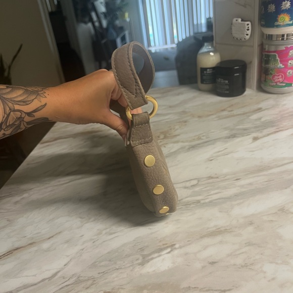 Hammitt - Picture 2 of 5